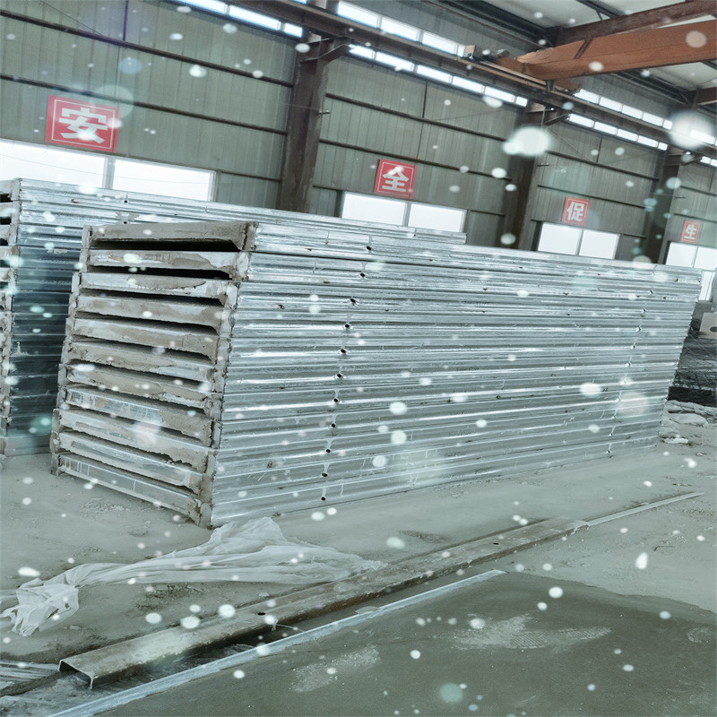 广东生产钢构轻强屋面板