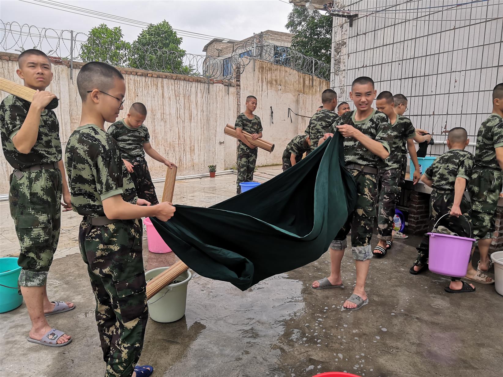 贺州青少年管教教育咨询地址 师生同住