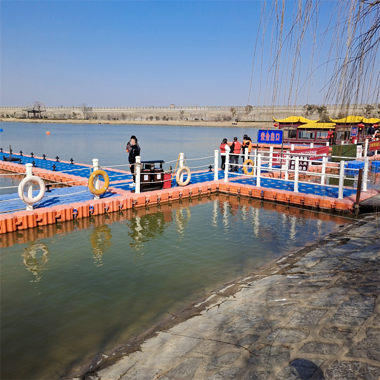 塑料浮台水上浮桥可定制 塑料平台浮筒湖泊水上浮桥规格可定制 水上工作平台