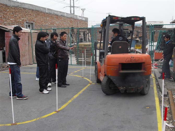 2022上海七宝镇叉车培训中心就近安置工作