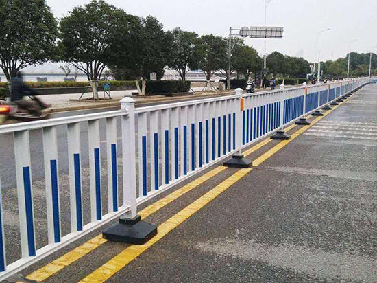 常州交通护栏公路波形护栏板单面和双面的区别