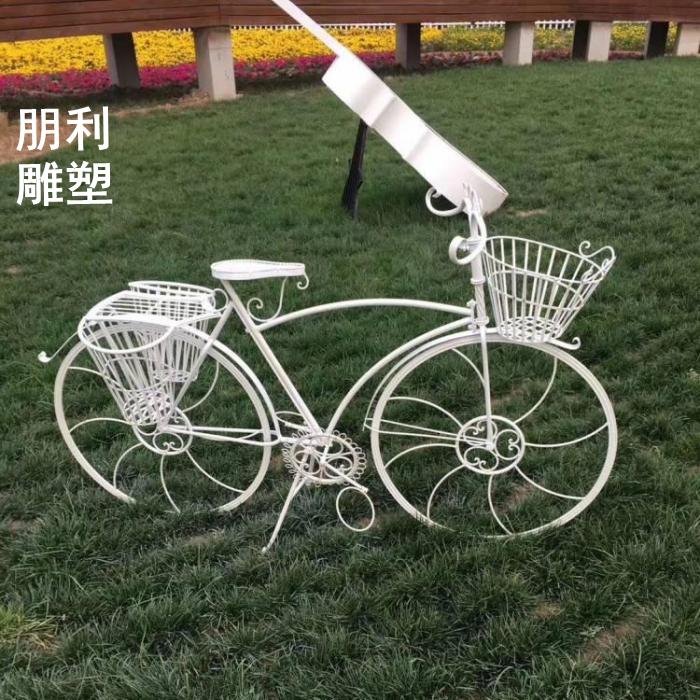 自行车人形状雕塑雕塑订做铁艺自行车人雕塑厂家