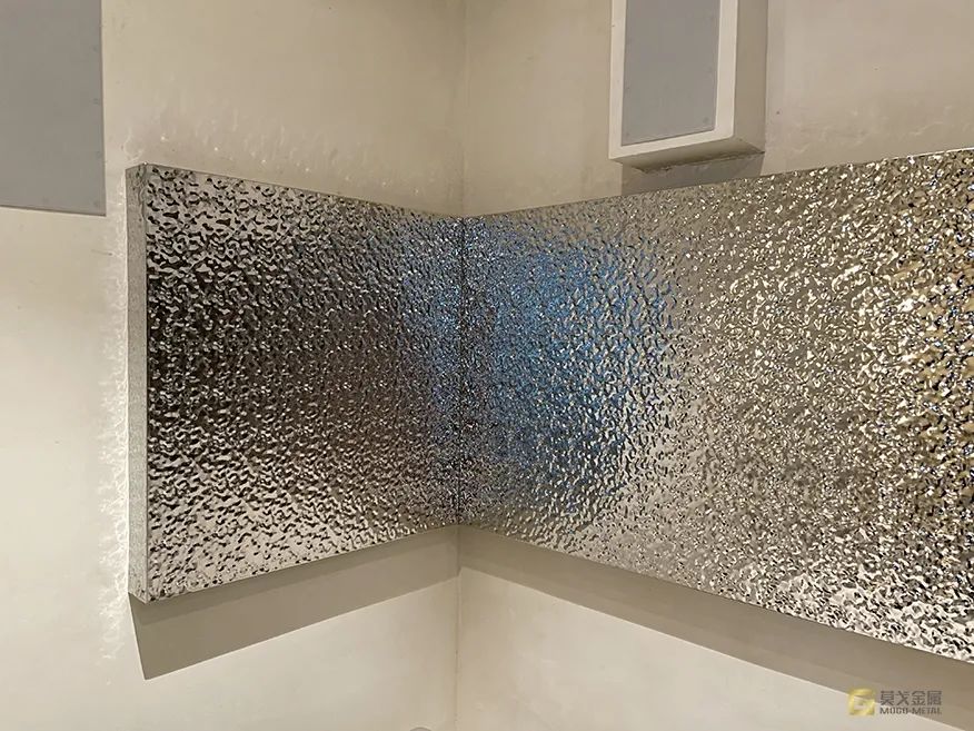佛山厂家直供不锈钢水波纹板 压花镜面板定制