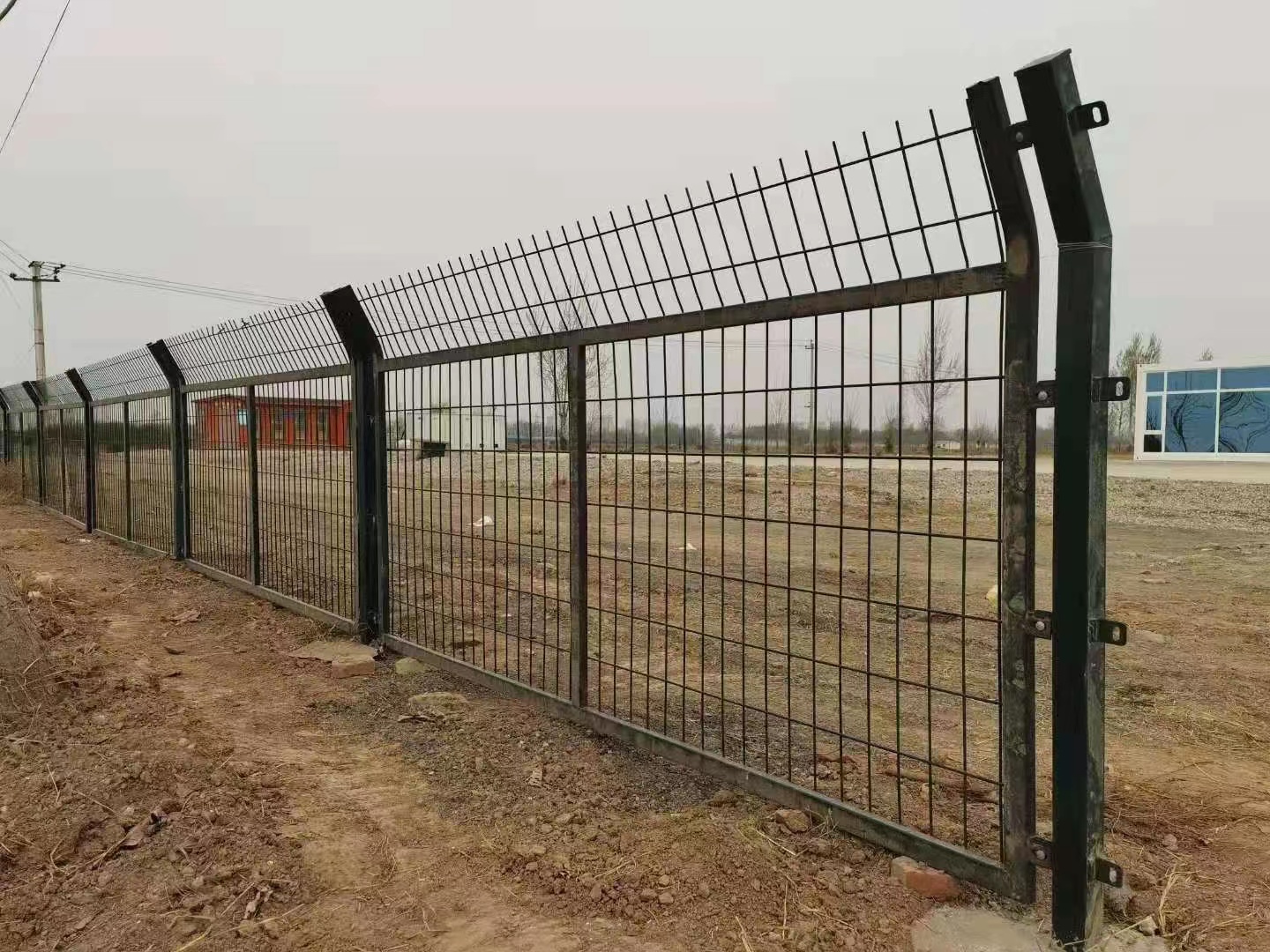 厂家直销金属铁路护栏网 机场防护栅栏道路防护网