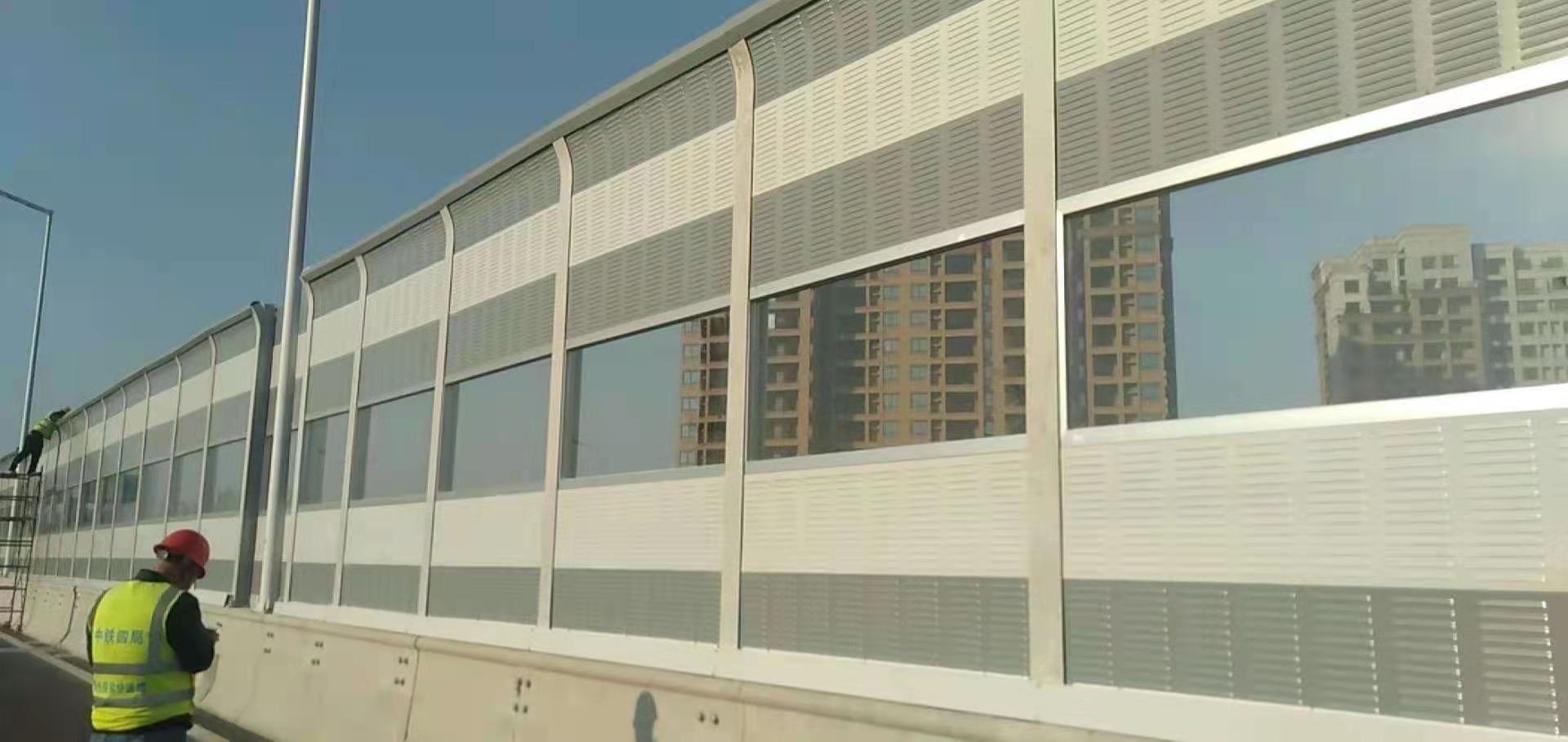 高速公路声屏障隔音板 工厂小区玻璃棉降噪隔音墙包安装