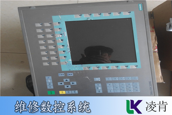 三菱数控系统屏幕有水波纹维修故障代码