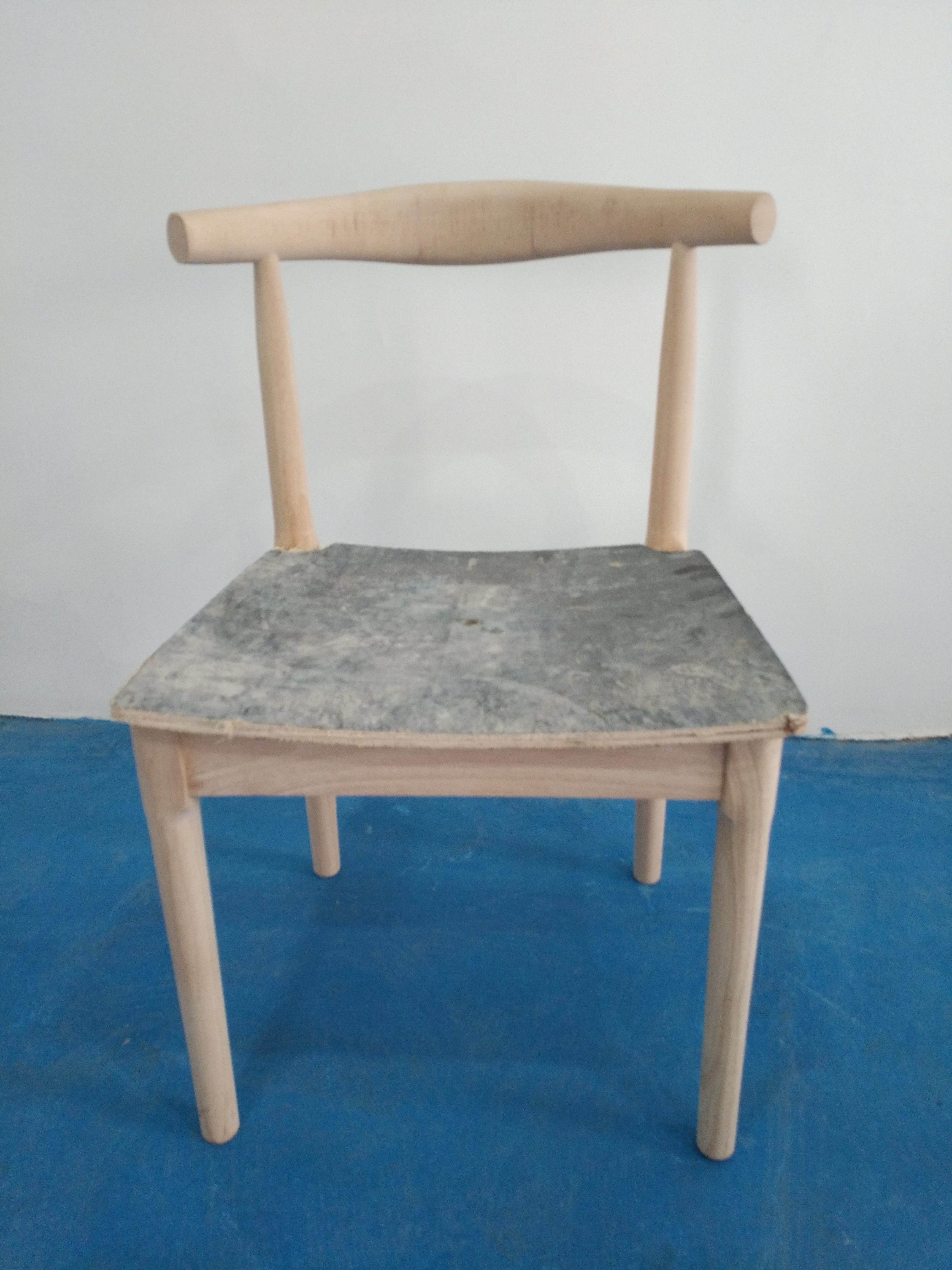 纯实木橡胶木餐椅书桌椅家用北欧简约会议办公凳子餐厅靠背牛角椅