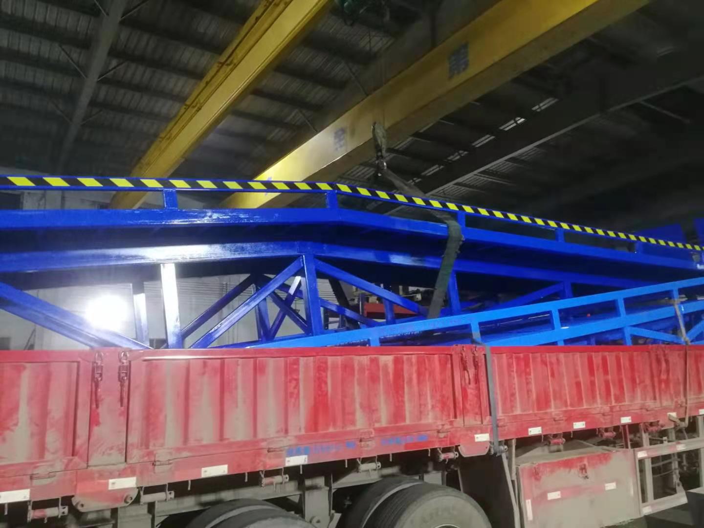 移动式手摇登车桥 液压台 使用视频