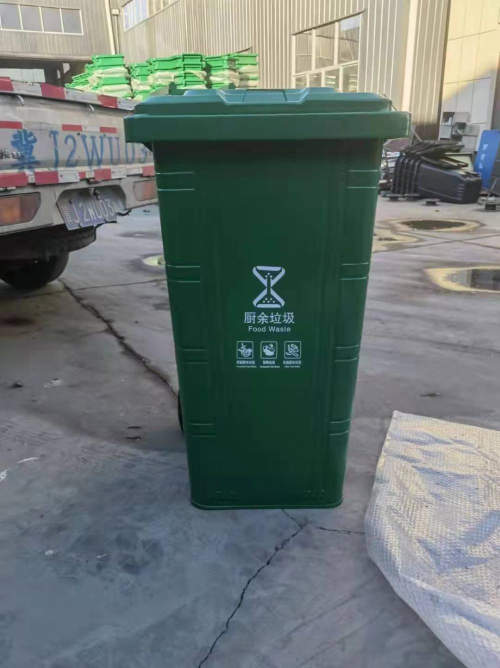 颜色多样多功能镀锌板带轮垃圾桶 景盎使用方便公共场所用垃圾桶工厂直售