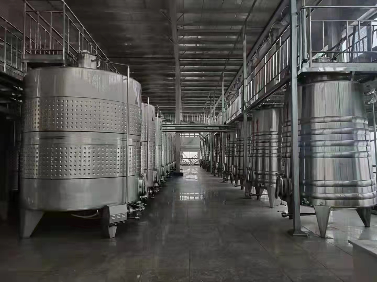 潍坊回收二手白酒罐公司 梁山华弘二手设备购销