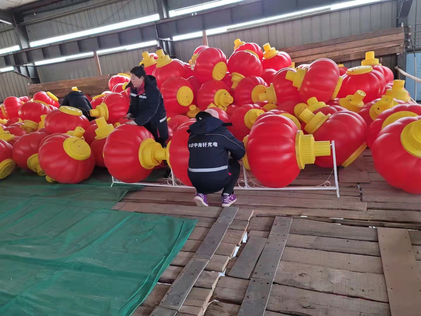吹塑机吹塑灯笼外壳厂家|中国结灯笼生产基地