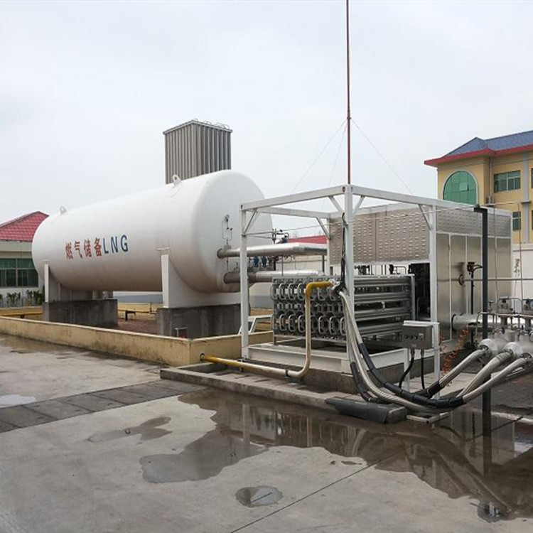 出售华气厚普LNG双泵撬加气站 ，三台柱塞泵，三台1500的气化器