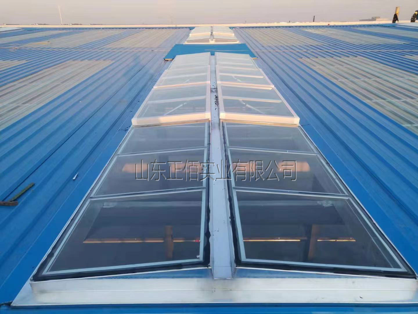 山东日鑫门窗三角型消防排烟天窗 GHPC-2030三角型消防排烟装置选用说明