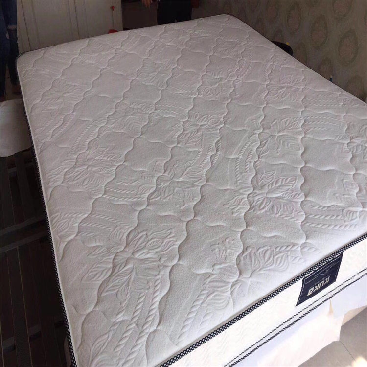 深圳坪山区清洗床垫服务公司 上门清洗床垫 高质量选择