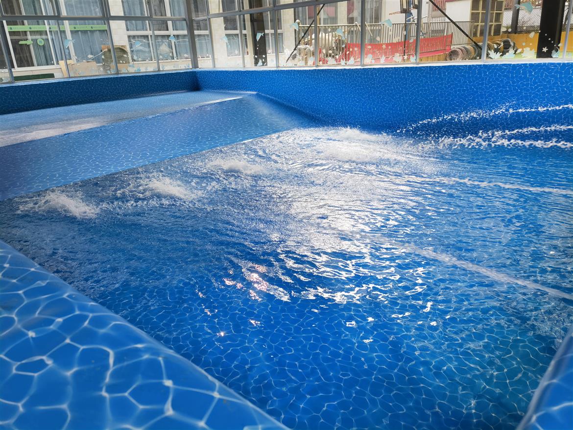 威海民宿恒温泳池设备 泳池安装厂家 拼装钢结构可拆卸泳池