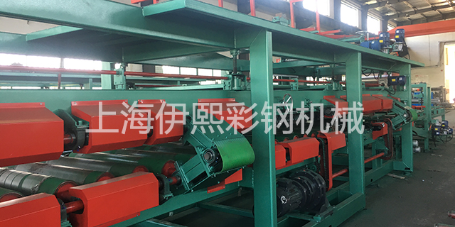 安装岩棉泡沫一体机设备 上海伊熙彩钢机械供应