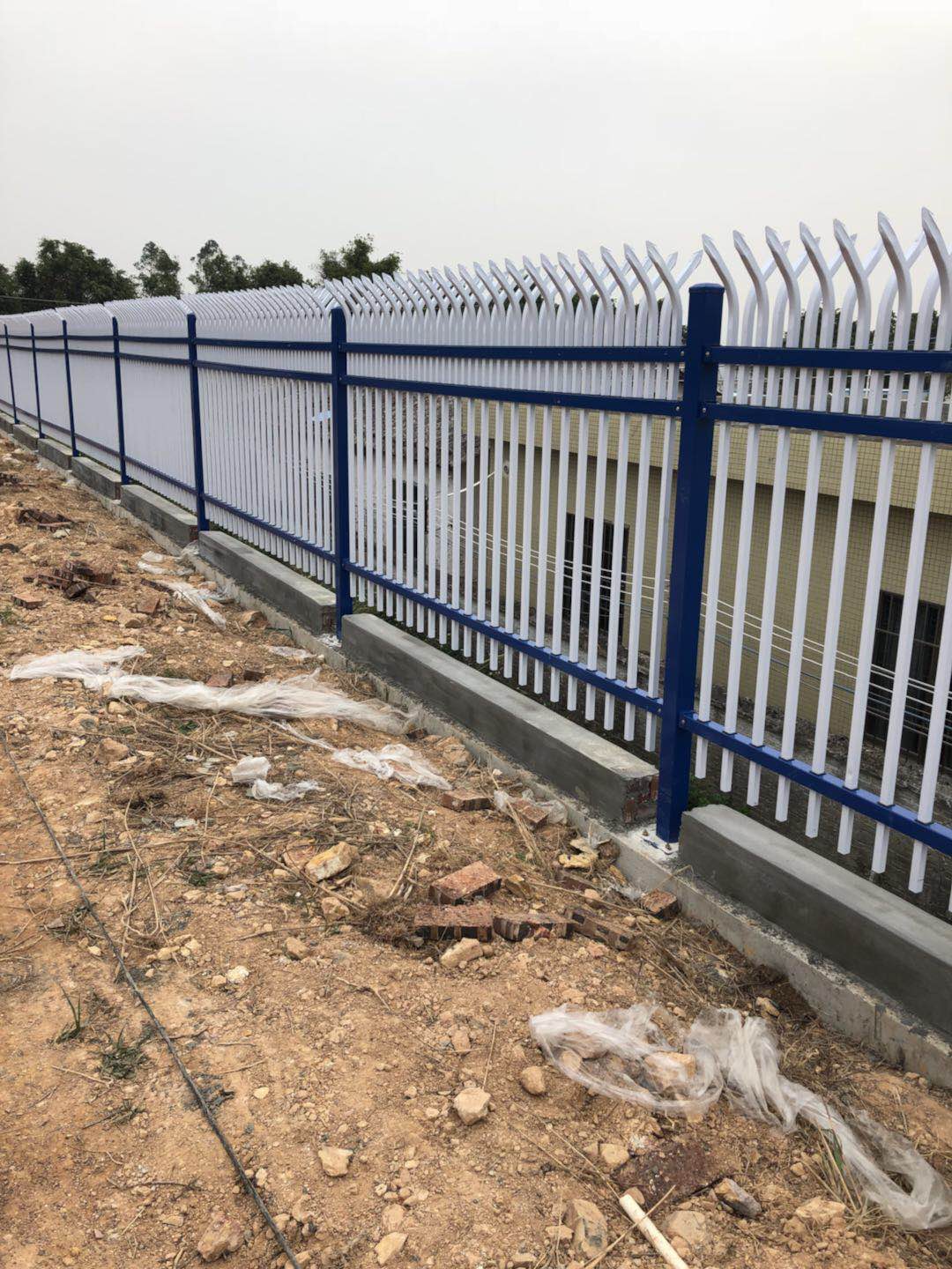 供应锌钢围墙护栏小区社区围栏厂区防盗护栏生产安装