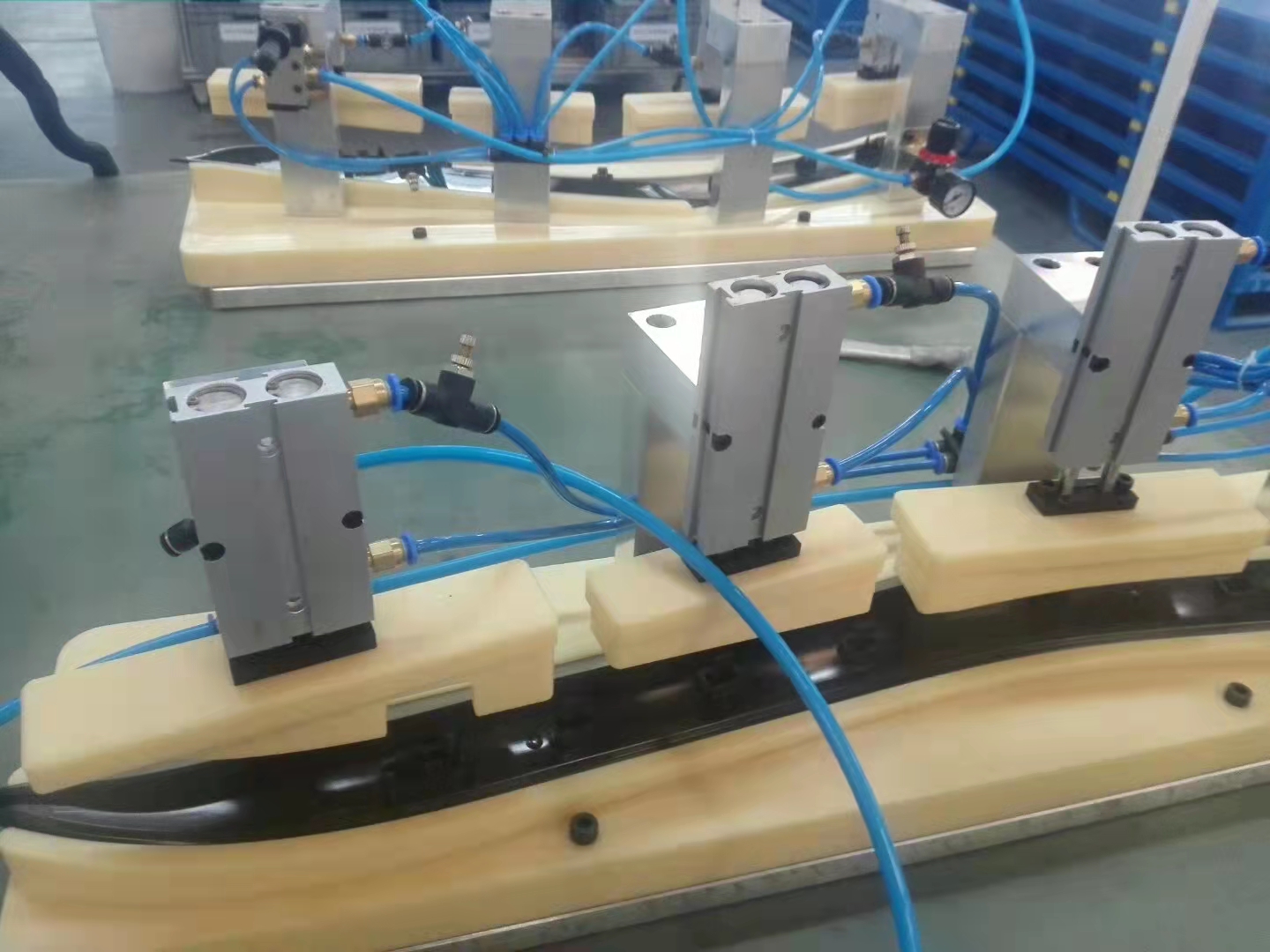 北京配件制造涂胶机 涂胶机器人供应 点胶机非标定制