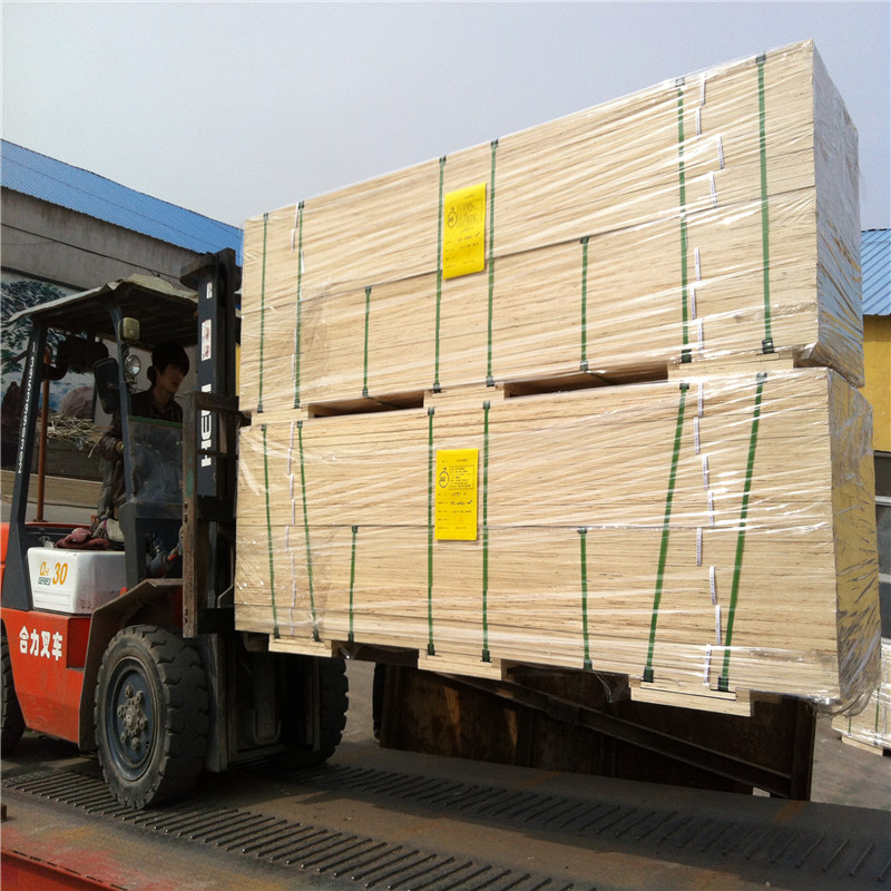 出口木质包装箱用LVL杨木顺向板多层板木方