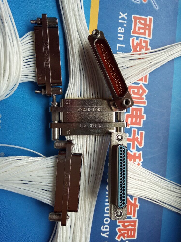 J30J系列矩形连接器 J30J-37ZKL-2M 插座接插件出售 拍前咨询