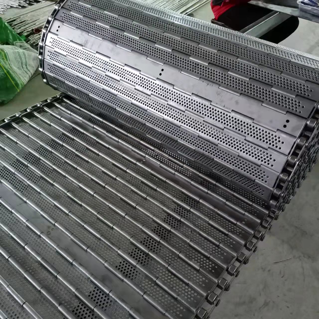 不锈钢冲孔链板传送带A鄂州不锈钢冲孔链板传送带厂家定制