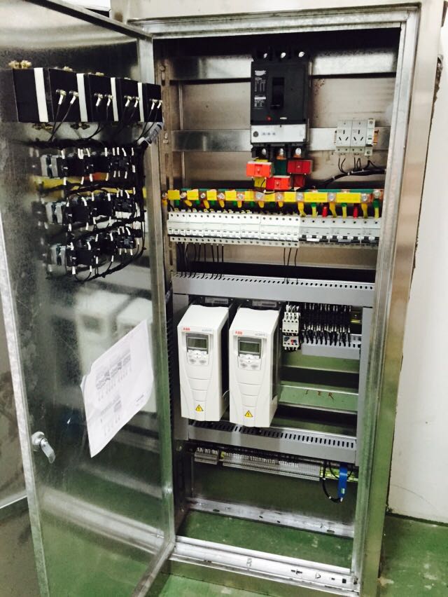 PLC控制柜在换热站控制端的优势