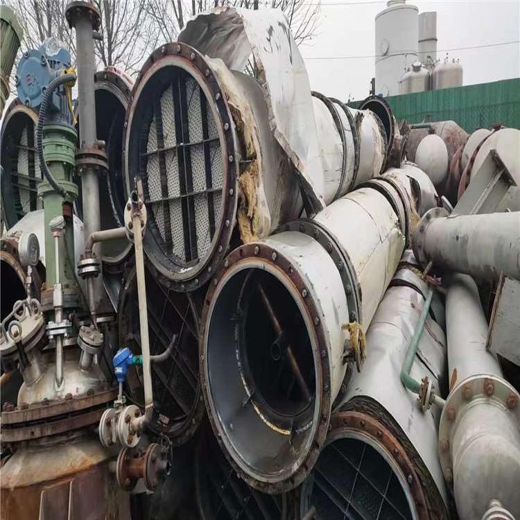 回收二手1噸搪瓷蒸餾釜 二手不銹鋼精餾塔價格 拆除化工廠設備
