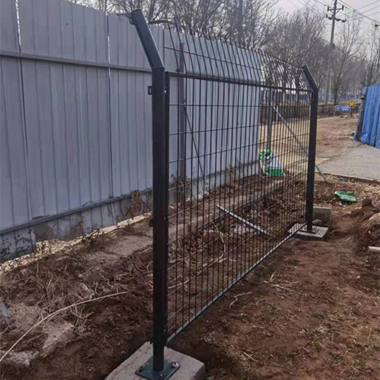 养殖铁丝网围栏 圈地铁丝网围栏 中久隔离栅防护网