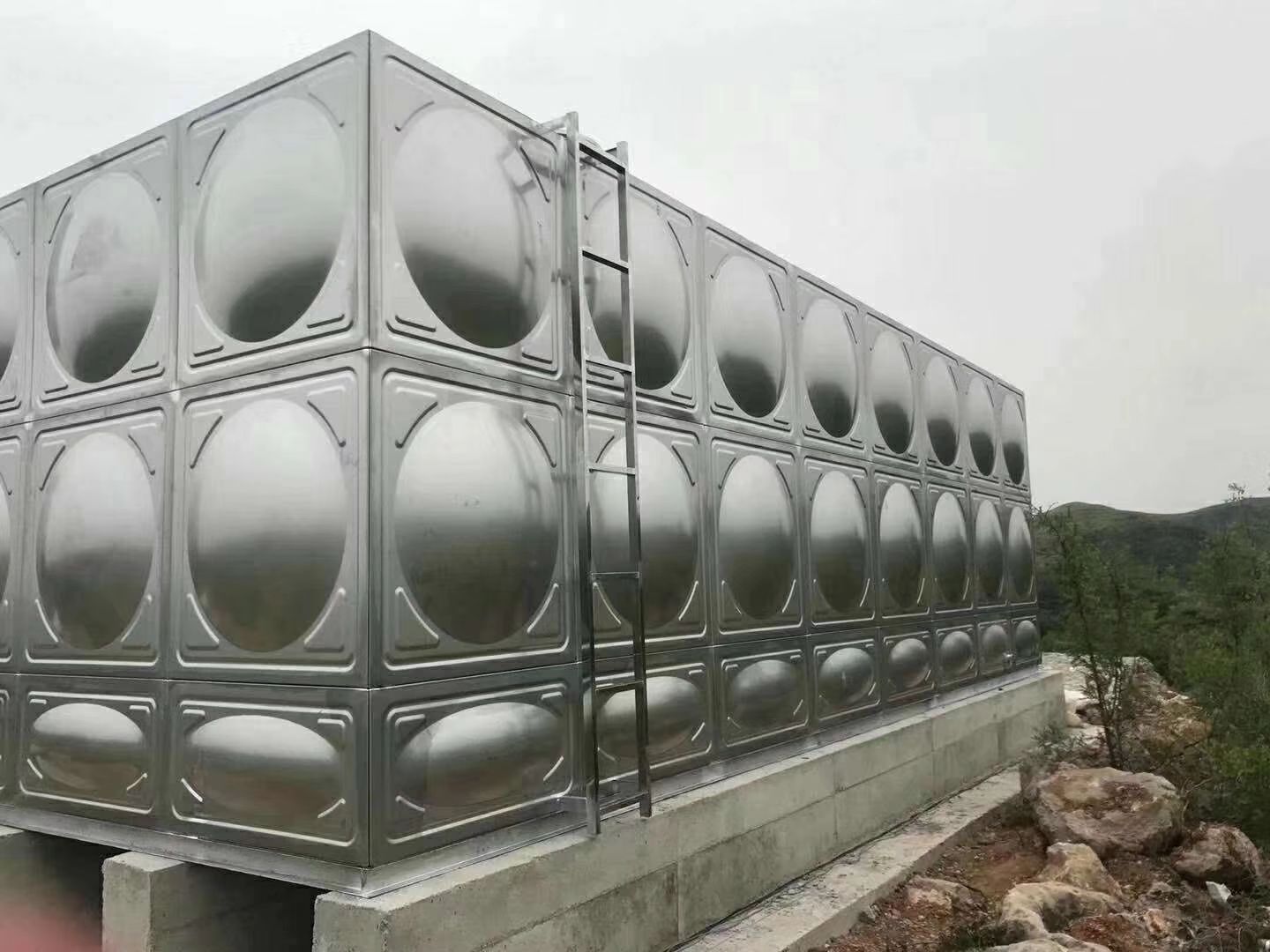 佛山顺德不锈钢方形组合水箱不锈钢消防水箱水塔