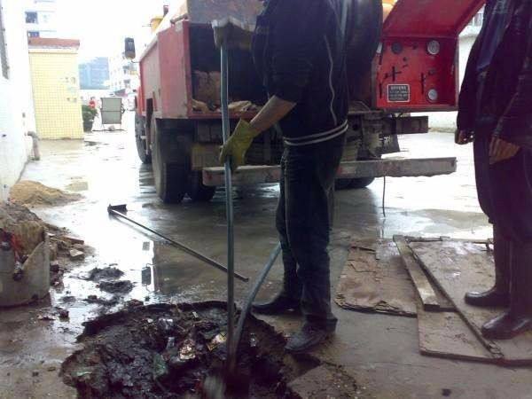 重庆武隆县隔油池清理公司 处理粪便并加以过滤沉淀的设备