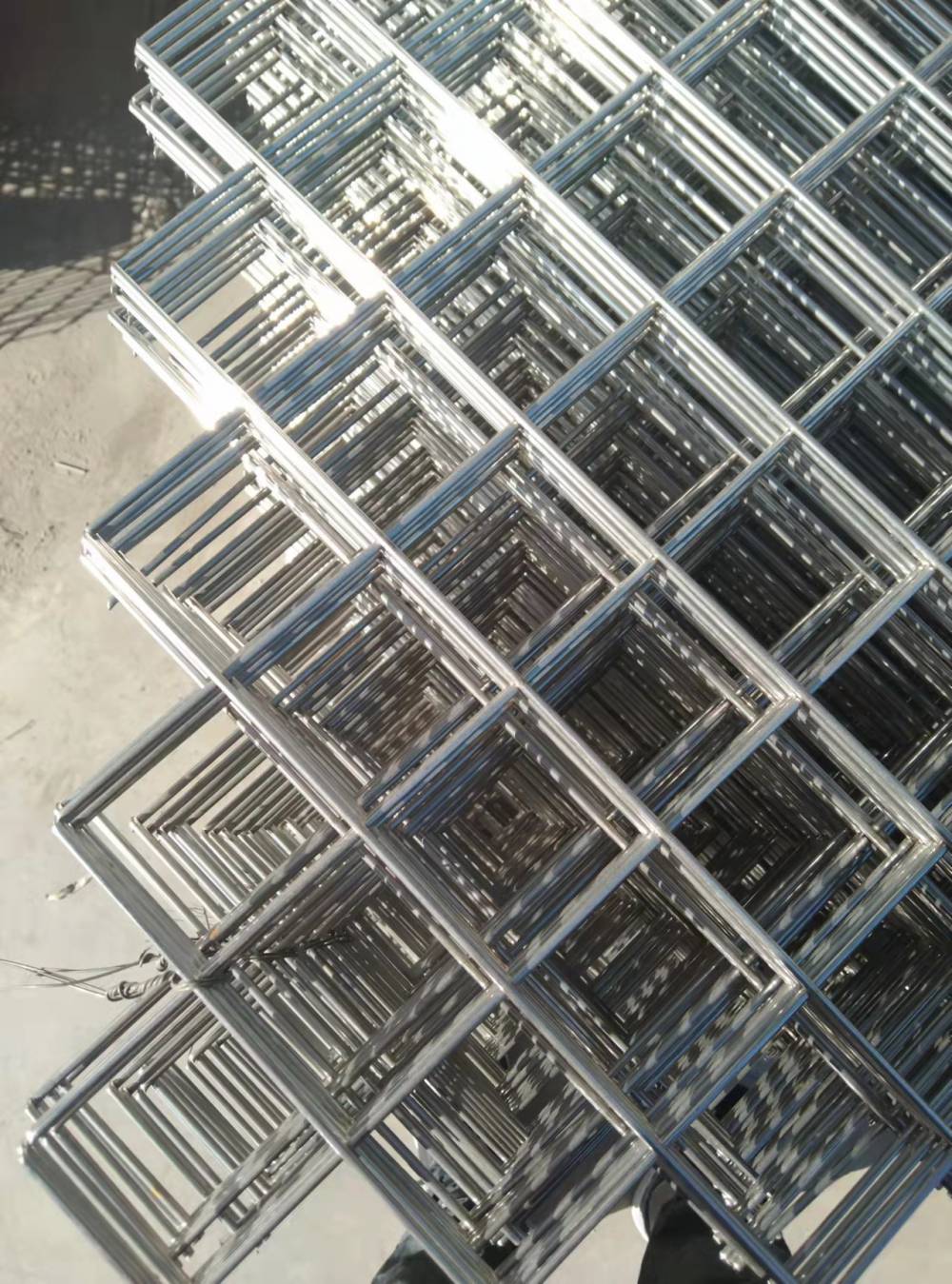 建筑工地围挡片|3mm不锈钢碰焊网片|不锈钢墙体网片|不锈钢菱形焊接网片