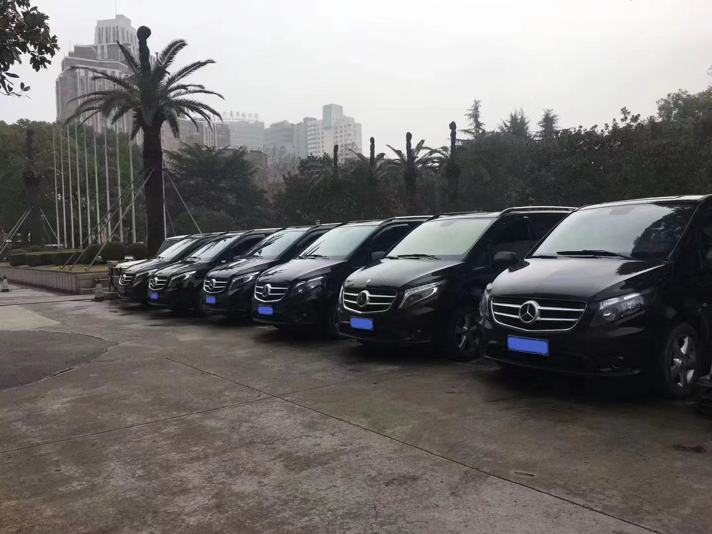 会议租车 深圳企业租车可靠正规 租埃尔法保姆车