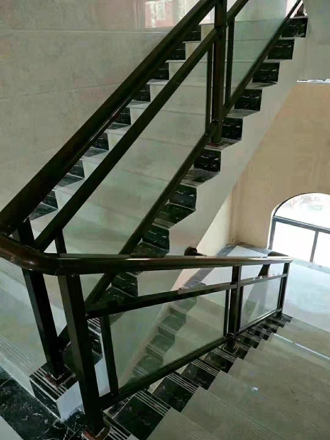 活动式锌钢楼梯扶手定制厂家 规格配置详解