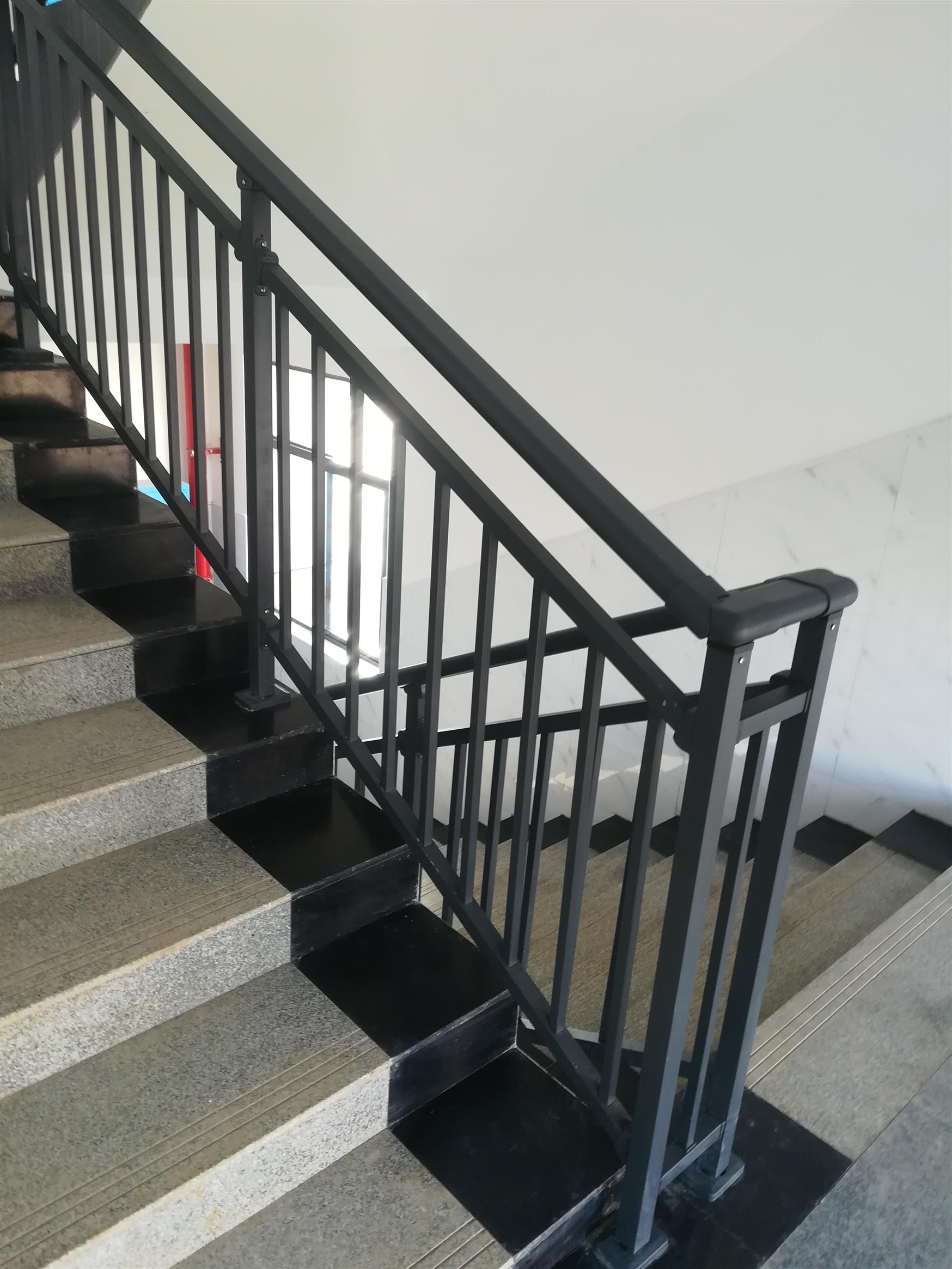 组装拼接锌钢楼梯扶手 专注生产销售交通安全设施