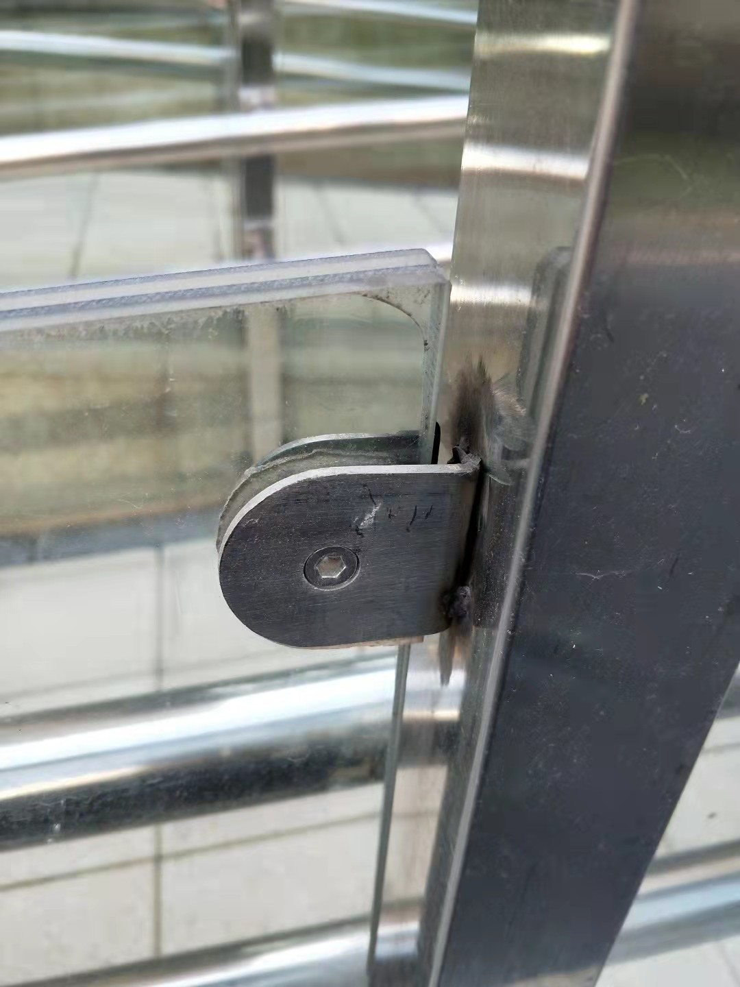 小区活动式锌钢玻璃栏杆安装简单 锌钢玻璃栏杆 使用说明介绍