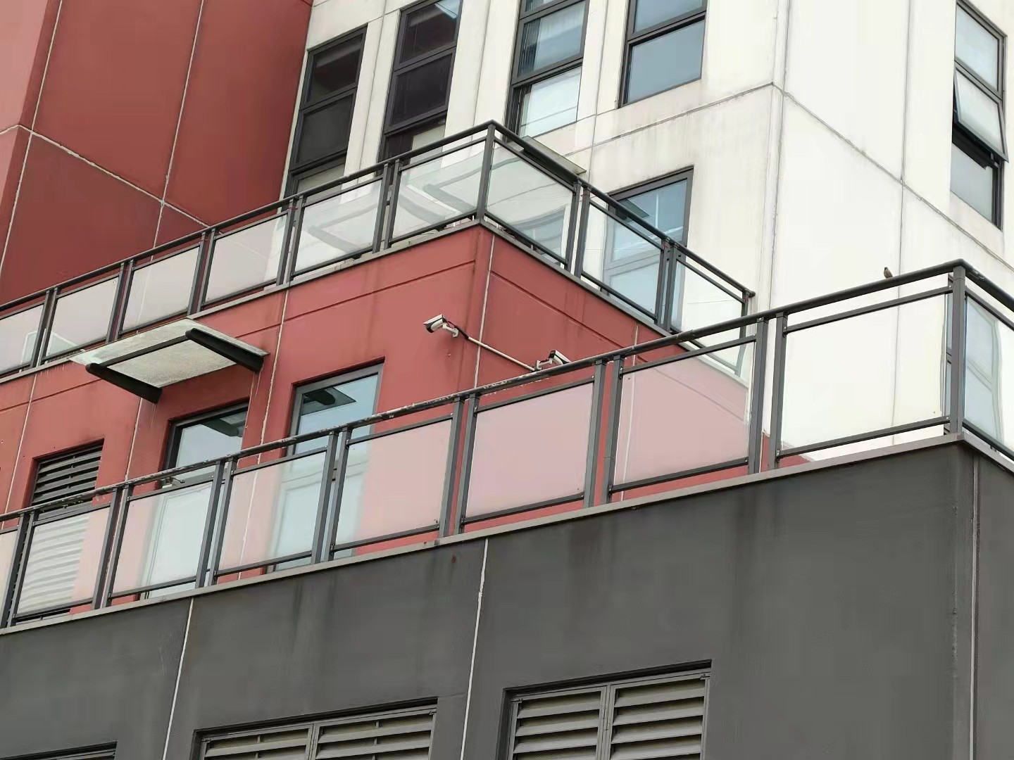 办公区耐脏锌钢玻璃栏杆可定做 支持定制