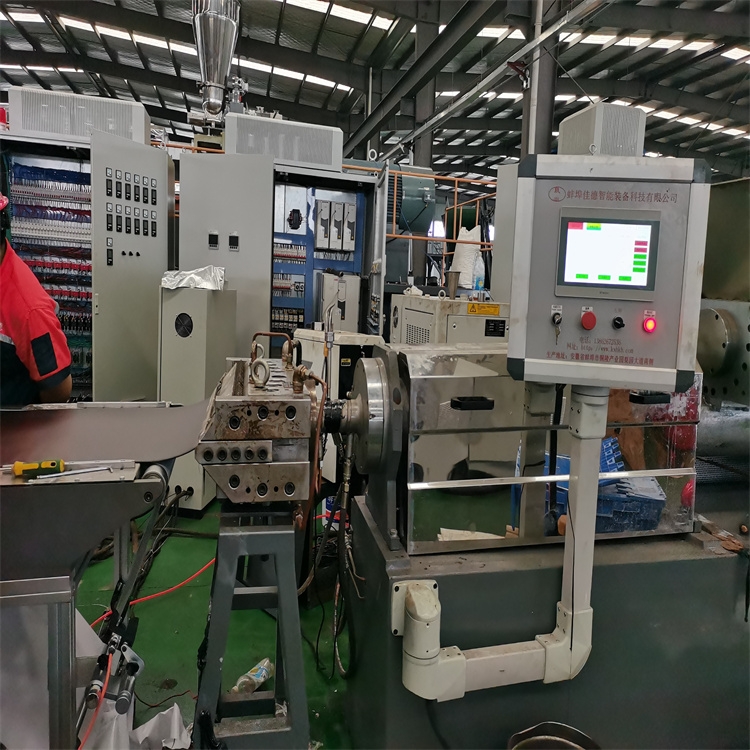 高铁丁基阻尼片生产设备工厂,江苏安徽单螺杆押出机胶泥设备