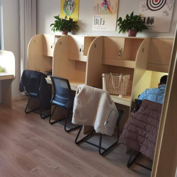 驻马店备考自习室用隔离桌椅定做众思创家具