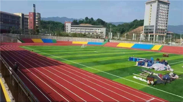 优冠塑胶跑道自结纹塑胶跑道优冠跑道厂家塑胶跑道施工