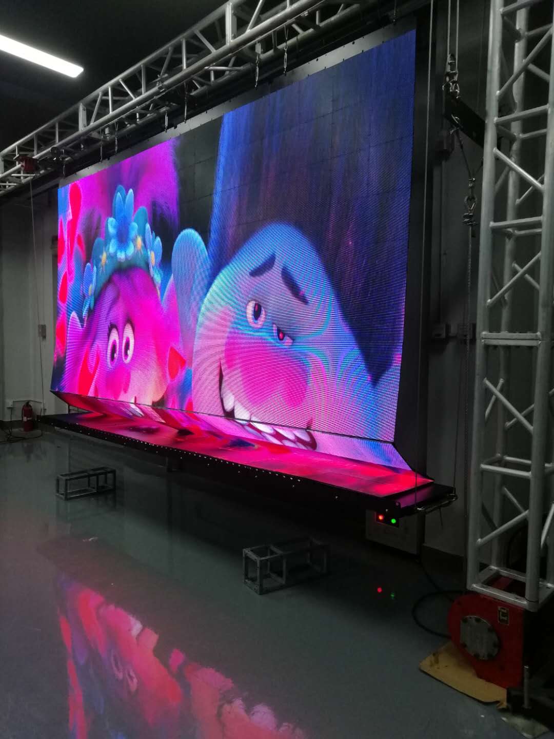 北京朝阳区音乐厅舞台可升降纤薄LED折叠屏价格