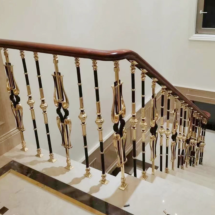 别墅沙金铜楼梯扶手室内散发着时尚气息