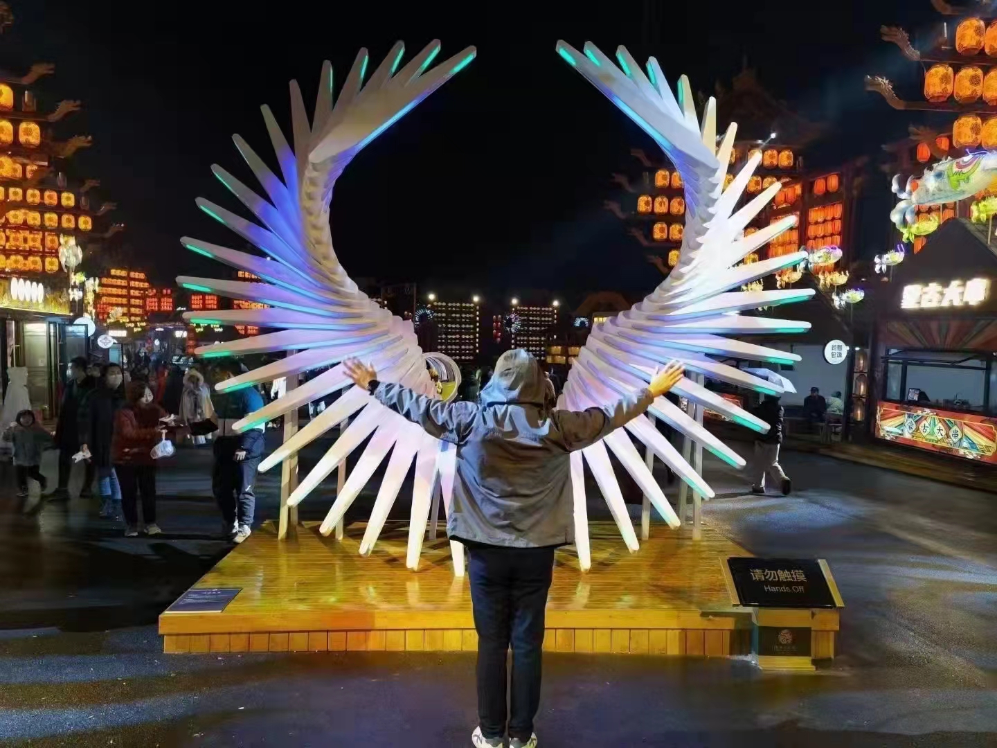 天使之翼灯光互动装置网红灯光翅膀