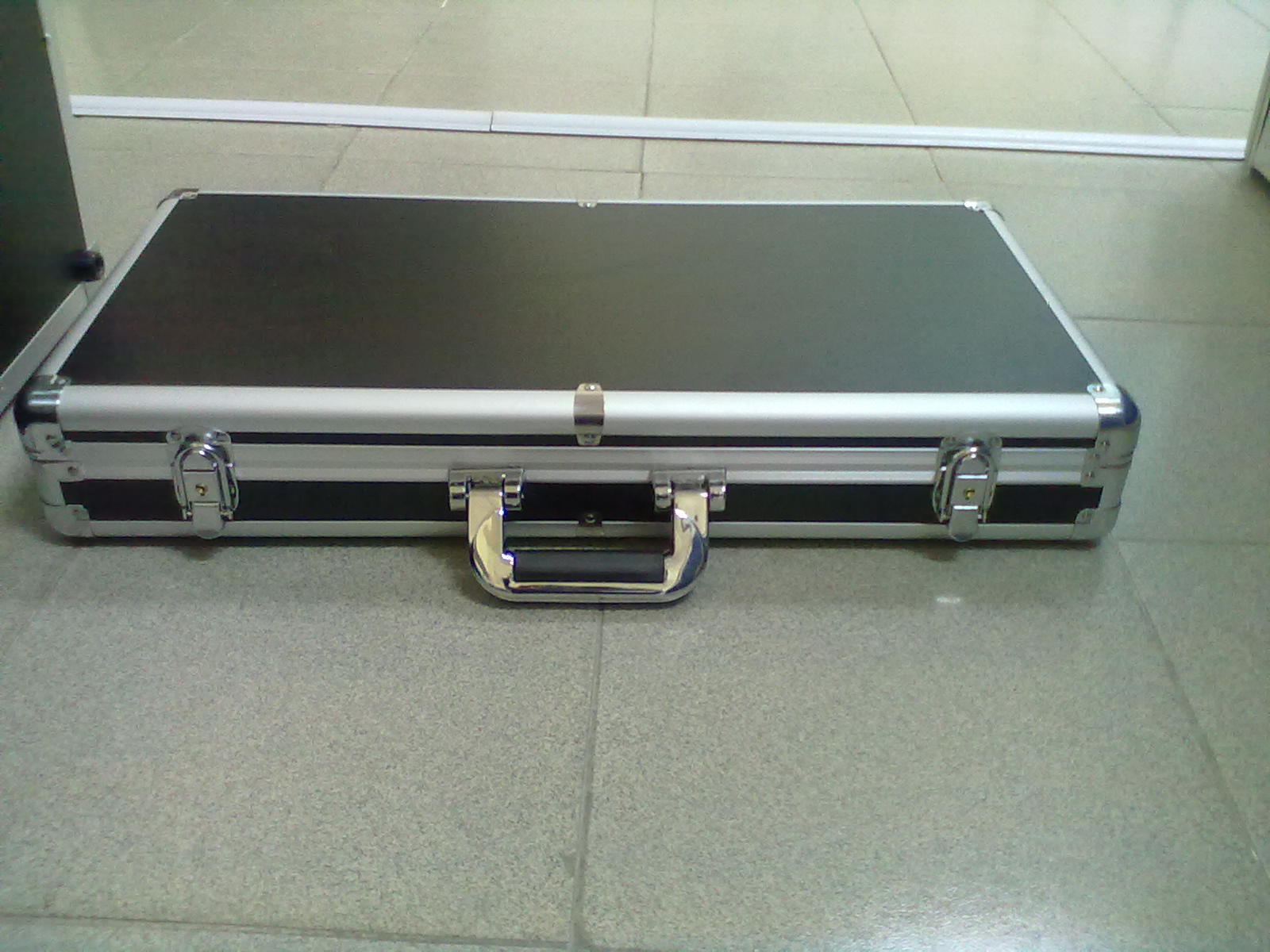 深圳铝箱定制，仪器箱工具箱设备箱航空箱工业照明包装箱LED展示箱