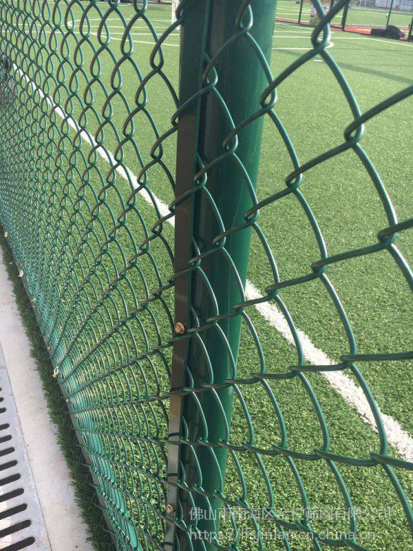南宁隆安户外羽毛球场围网体育馆围栏上学安装施工