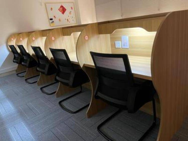 忻州大专学生用封闭式学习桌椅 定做众思创家具