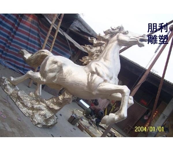 奔腾马雕塑生产 镂空玻璃钢雕塑制造商 五马奔腾标准