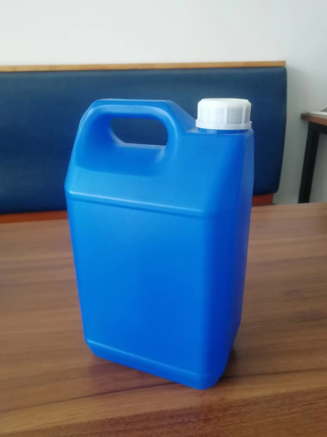 5升扁方塑料罐包装桶环保水桶食用油桶5公斤散酒罐化工产品储罐