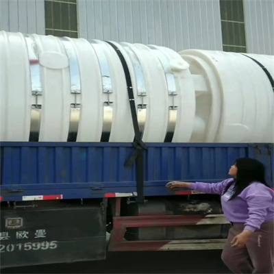 山东供应6吨PE水箱化工灌装储蓄水罐