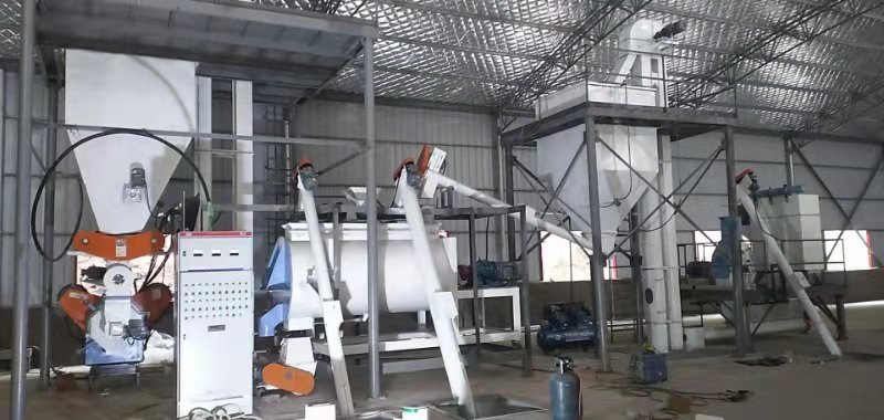 青海西宁草颗粒饲料设备，立式环模颗粒机厂家