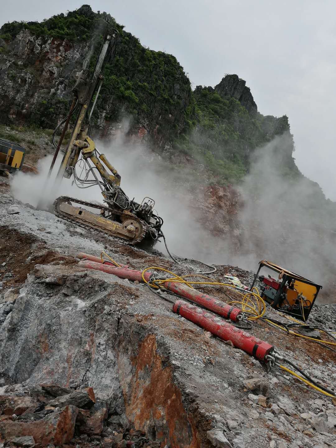 打山洞隧道机器开山牌凿岩机 机载式开山机